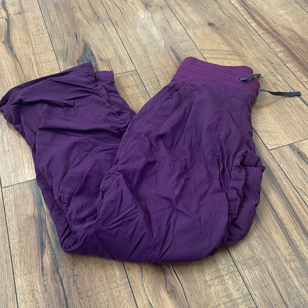 IVIVVA size 7 studio pants. Gently worn.